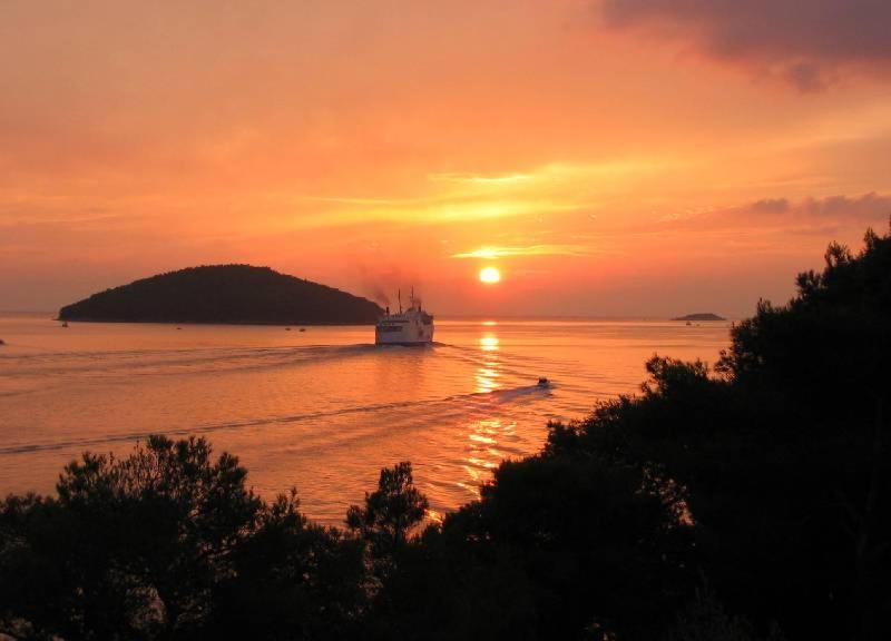 Villa Nova Vela Luka Luaran gambar