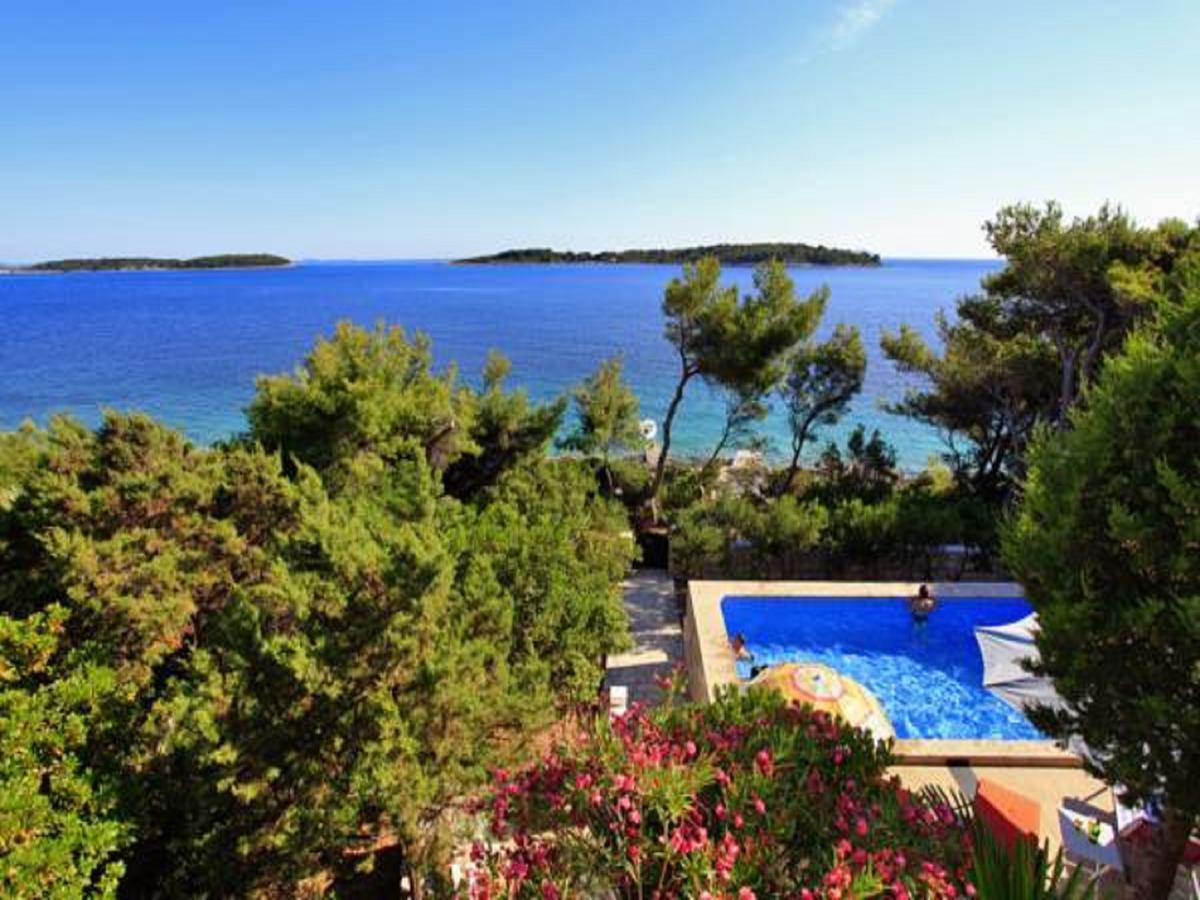 Villa Nova Vela Luka Luaran gambar